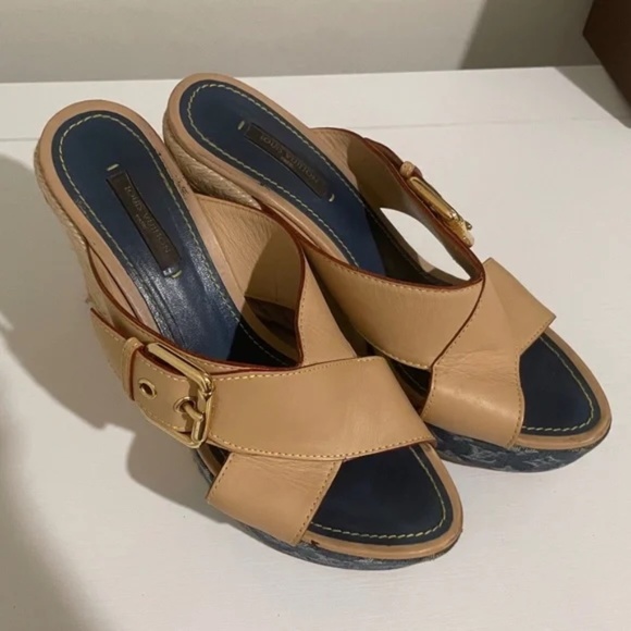 LV . Monogram Denim and Leather Espadrilles . 38 - Picture 2 of 15